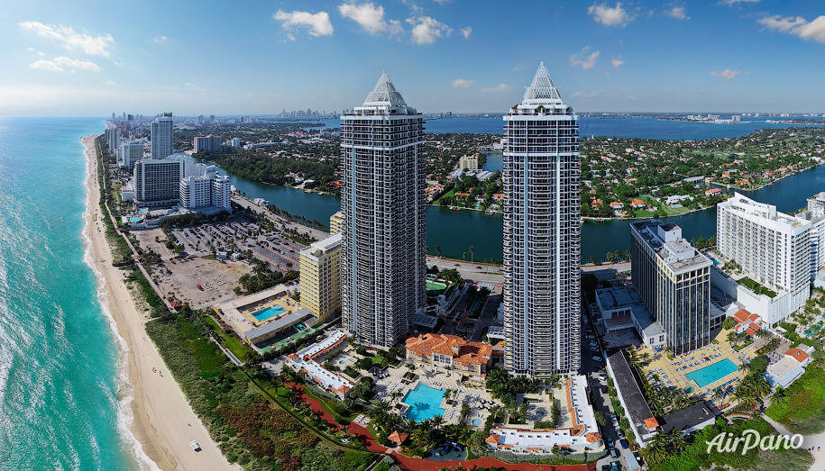 Miami Beach, The Blue and Green Diamonds