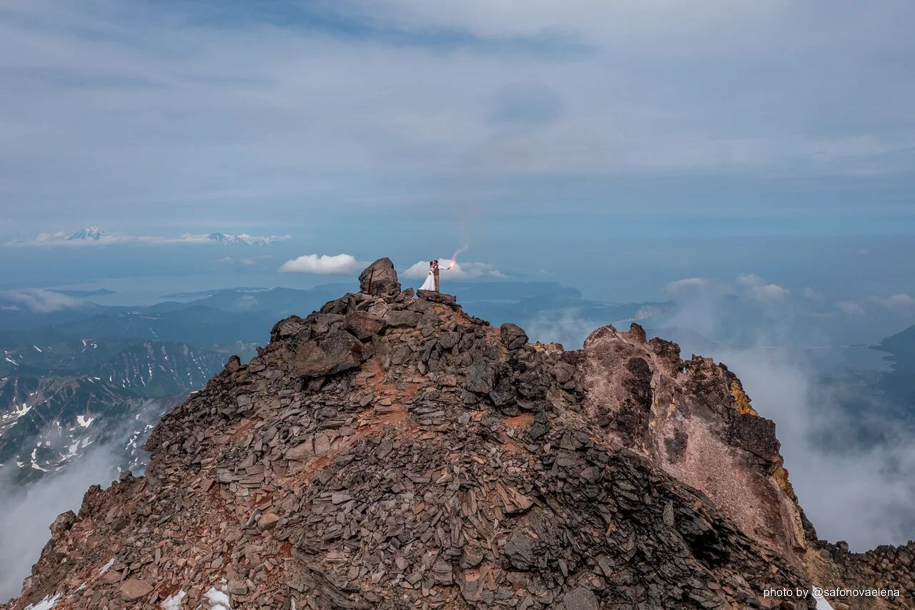 Wedding at the top of the volcano. Kamchatka