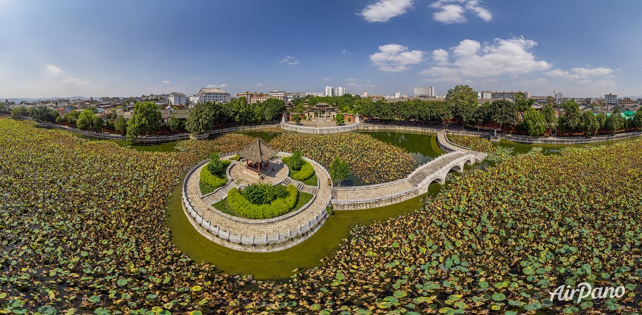 Sile Pavilion of the Confucian Temple, Jianshui County	