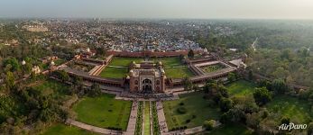 Great Gate (Darwaza-i Rauza)