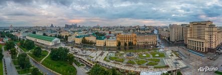 Manege Square