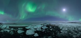 Jökulsárlón lagoon, Black Pebble beach