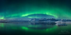 Aurora in the Jökulsárlón lagoon