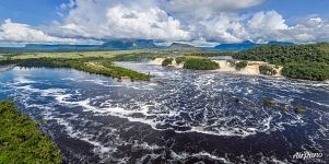 Canaima Lagoon