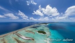 Rangiroa. Reef island