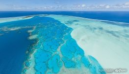 Atipiti Bay with a view to Arue reef and Tetapae reef, Maupiti