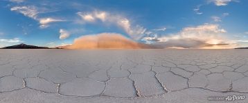 Storm above Salar de Uyuni, Bolivia