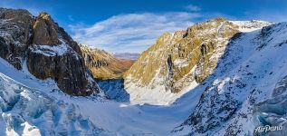 Above Maliy Aktru glacier