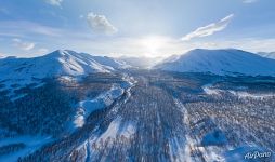 Poperechnaya Sopka and Karymshina ridge