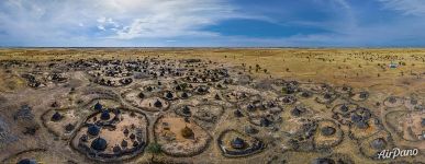 Abandoned local village near Djedid