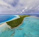 Low altitude view of Motu Rimatu&#8217;u, gloomy weather