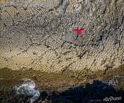 On the coast of Stolbchaty cape