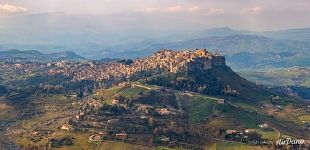 Enna, Sicily, Italy (17057x8223 px)