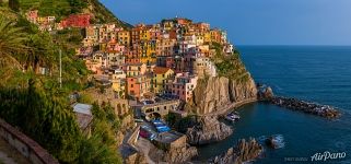 Cinque Terre, Italy (22044x10300 px)