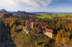 Germany, Hohenschwangau Castle, autumn colors